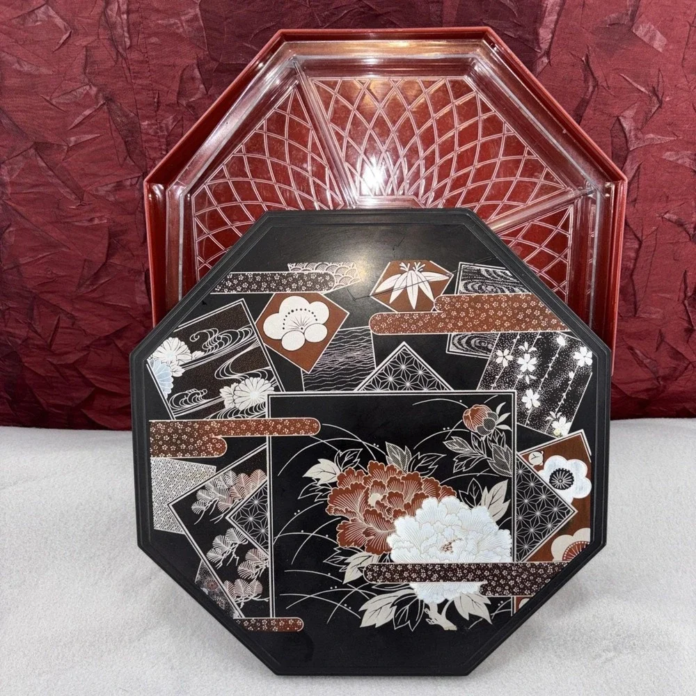 Vintage Octagon Plastic‎ Snack And Nut Container With Divided Insert Black & Red